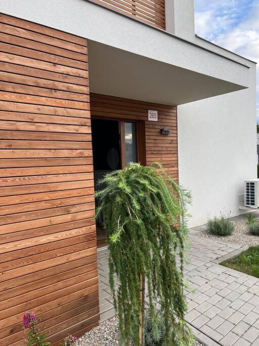 Holiday home Slunecny Dum S Klimatizaci S Vyhledem Na Palavu